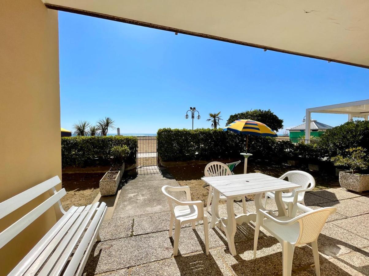 Villa Fronte Mare-Carraro Immobiliare Jesolo - Family Apartments Extérieur photo