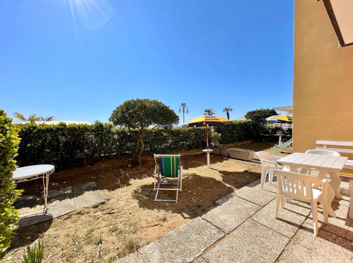 Villa Fronte Mare-Carraro Immobiliare Jesolo - Family Apartments Extérieur photo