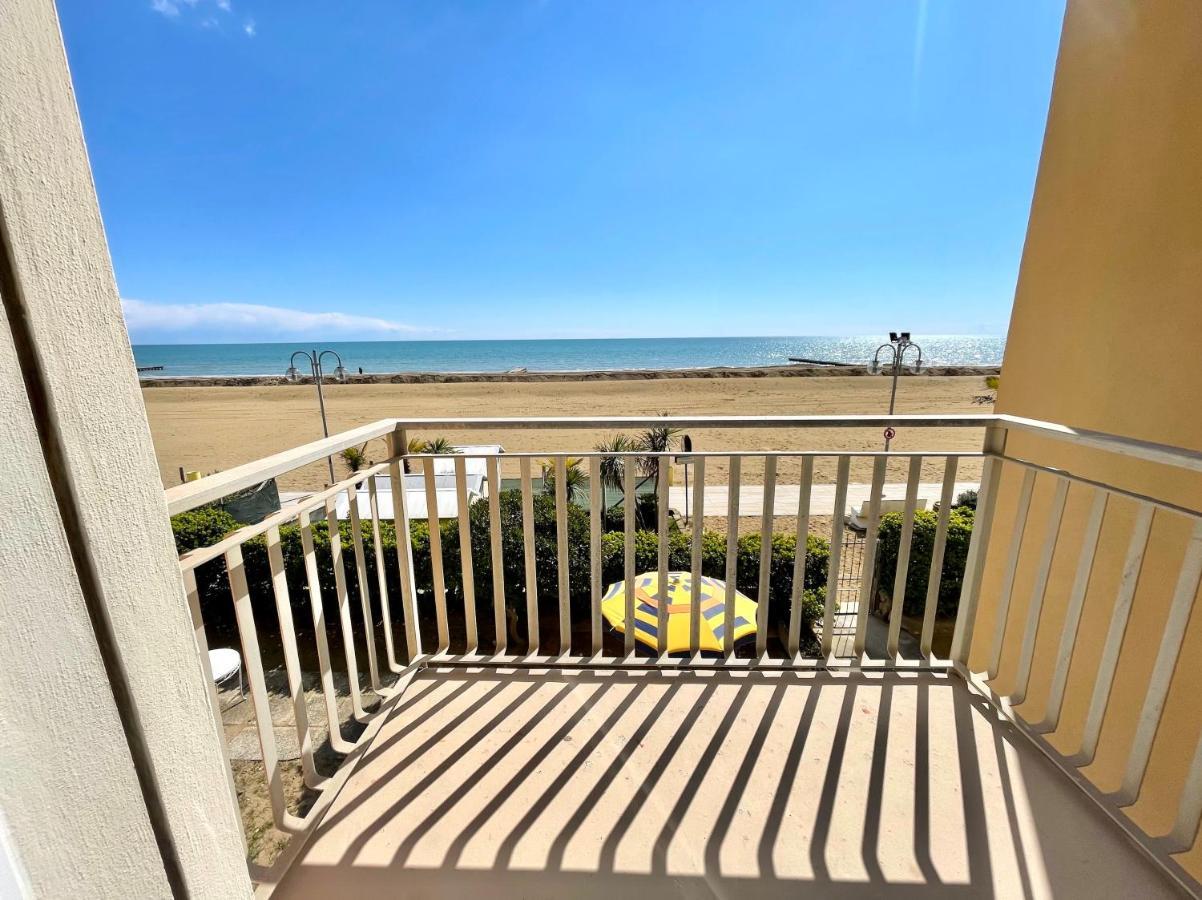 Villa Fronte Mare-Carraro Immobiliare Jesolo - Family Apartments Extérieur photo
