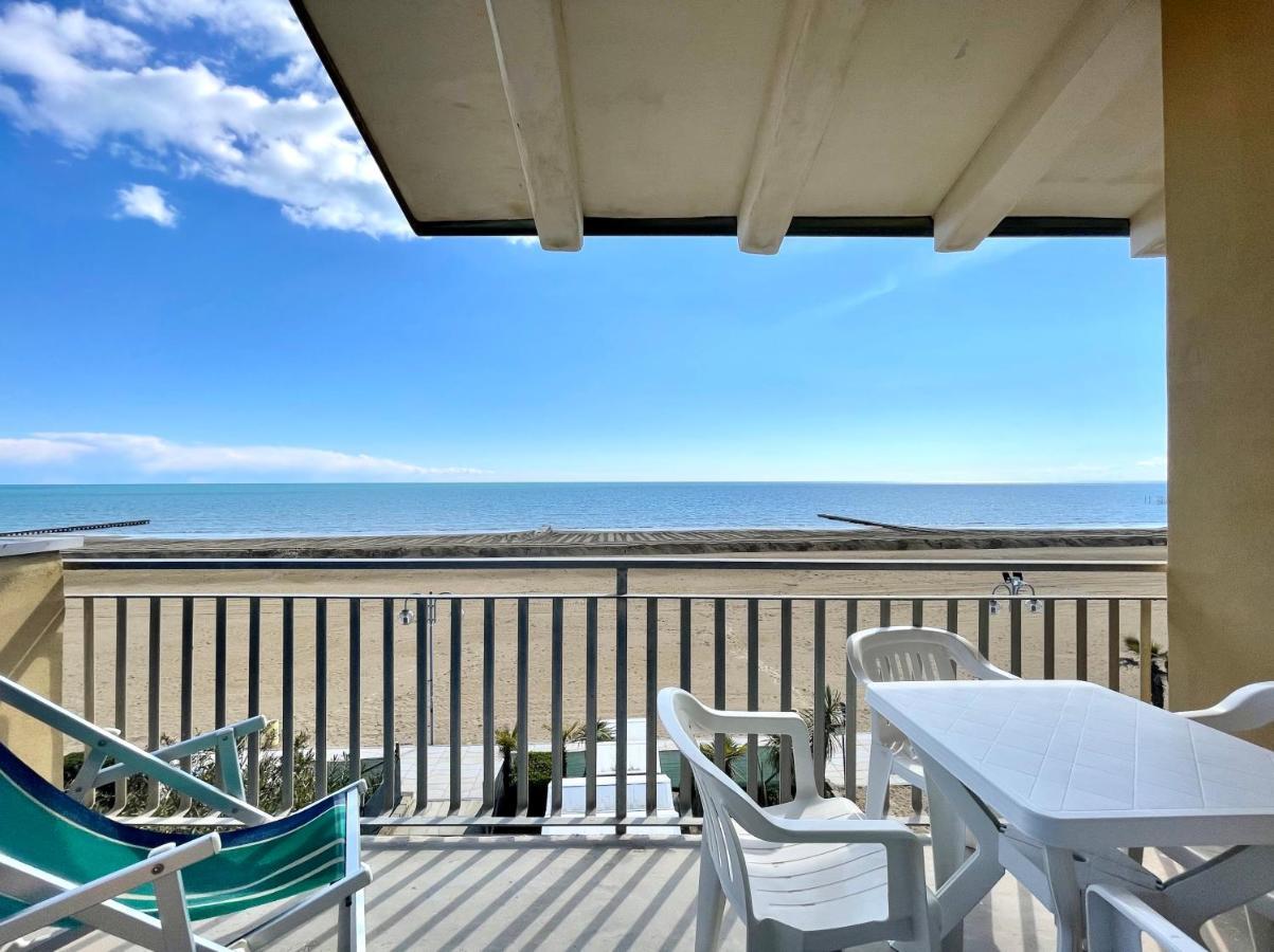 Villa Fronte Mare-Carraro Immobiliare Jesolo - Family Apartments Extérieur photo